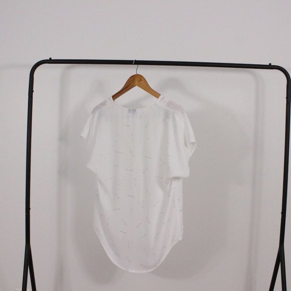 Icone White Short  Sleeve Blouse with Arrows - Picture 6 of 7